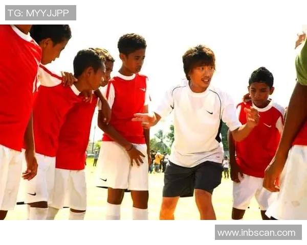 追寻绿茵梦想：那些演绎足球明星的电影背后的故事与激情