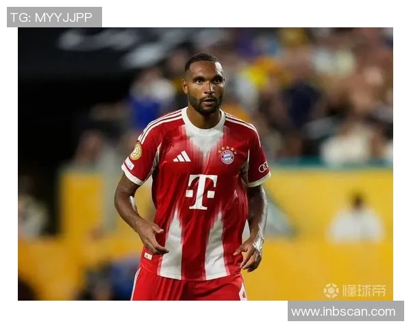 足球明星比心头像图片展示传递热爱与激情的足球精神