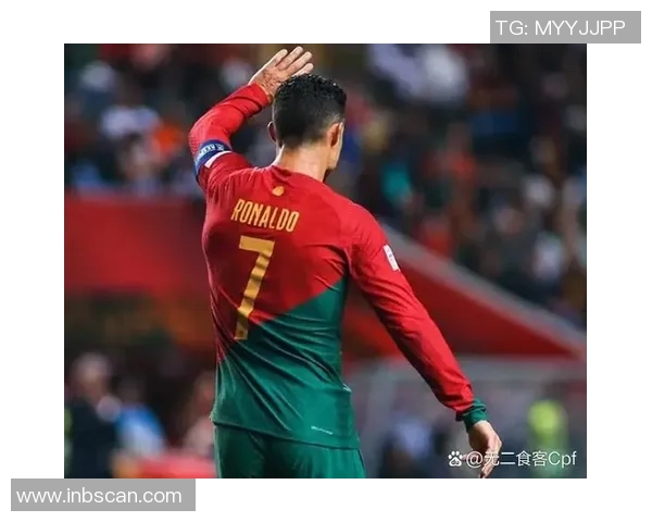 足球明星背影照片集锦展现他们独特魅力与风采的视觉盛宴 足球明星背影照片集锦展现他们独特魅力与风采的视觉盛宴