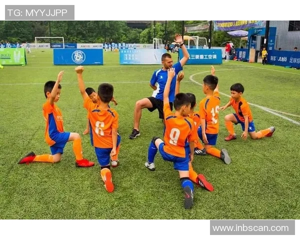 足球明星的成长故事与幽默瞬间尽在学足球明星脱口秀中 足球明星的成长故事与幽默瞬间尽在学足球明星脱口秀中