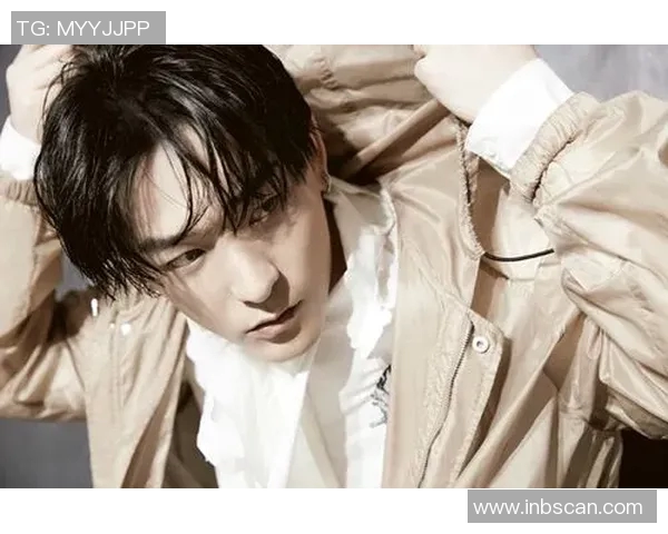 足球明星与男模高清写真集展现魅力与风采的完美结合 足球明星与男模高清写真集展现魅力与风采的完美结合